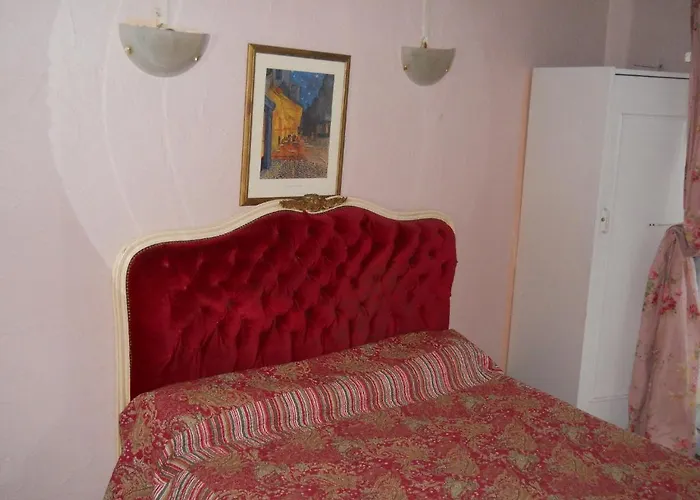 Hotel Le Petit Trianon Parijs